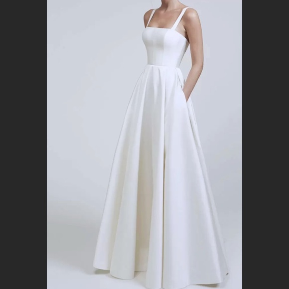 NWT Vintage-Style White Wedding Dress with Square Neckline & Open Back - Picture 1 of 16